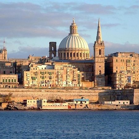 Modern Family Holiday Retreat In Gzira Sliema Luaran gambar