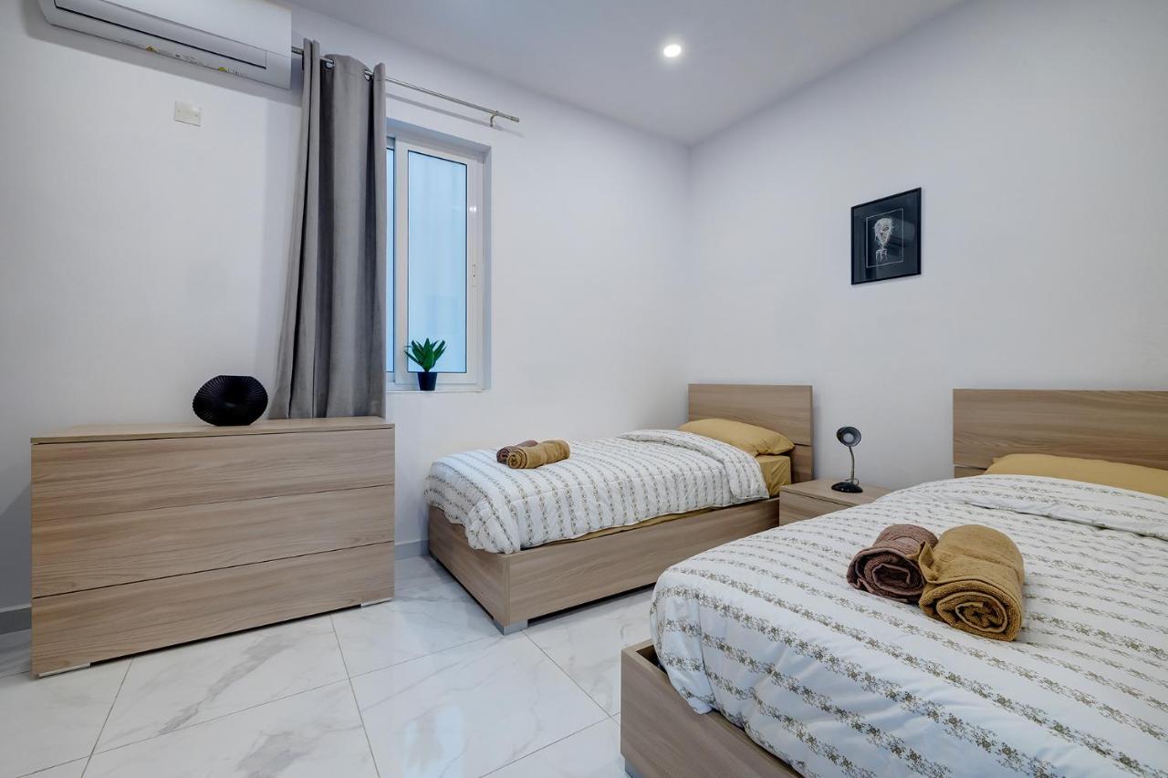 Modern Family Holiday Retreat In Gzira Sliema Luaran gambar