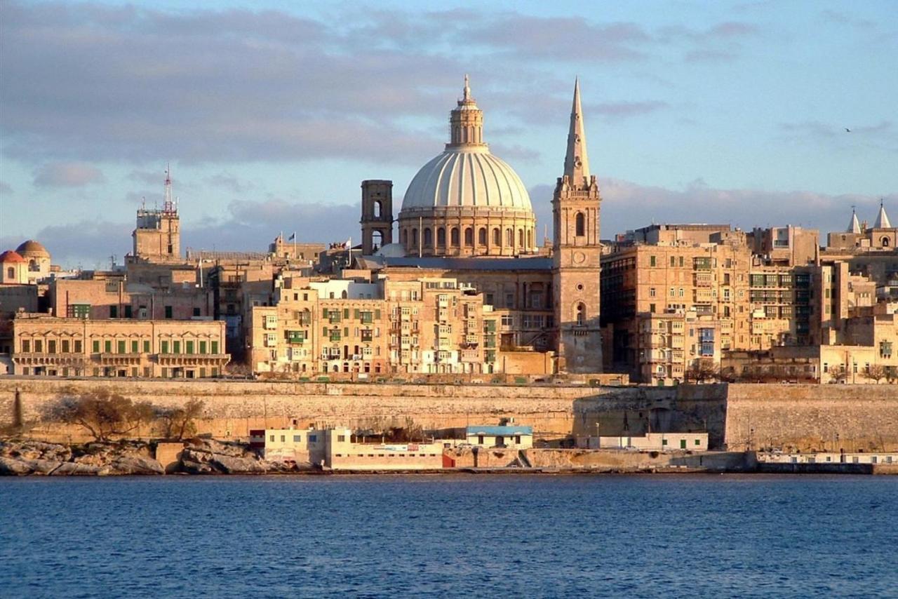 Modern Family Holiday Retreat In Gzira Sliema Luaran gambar