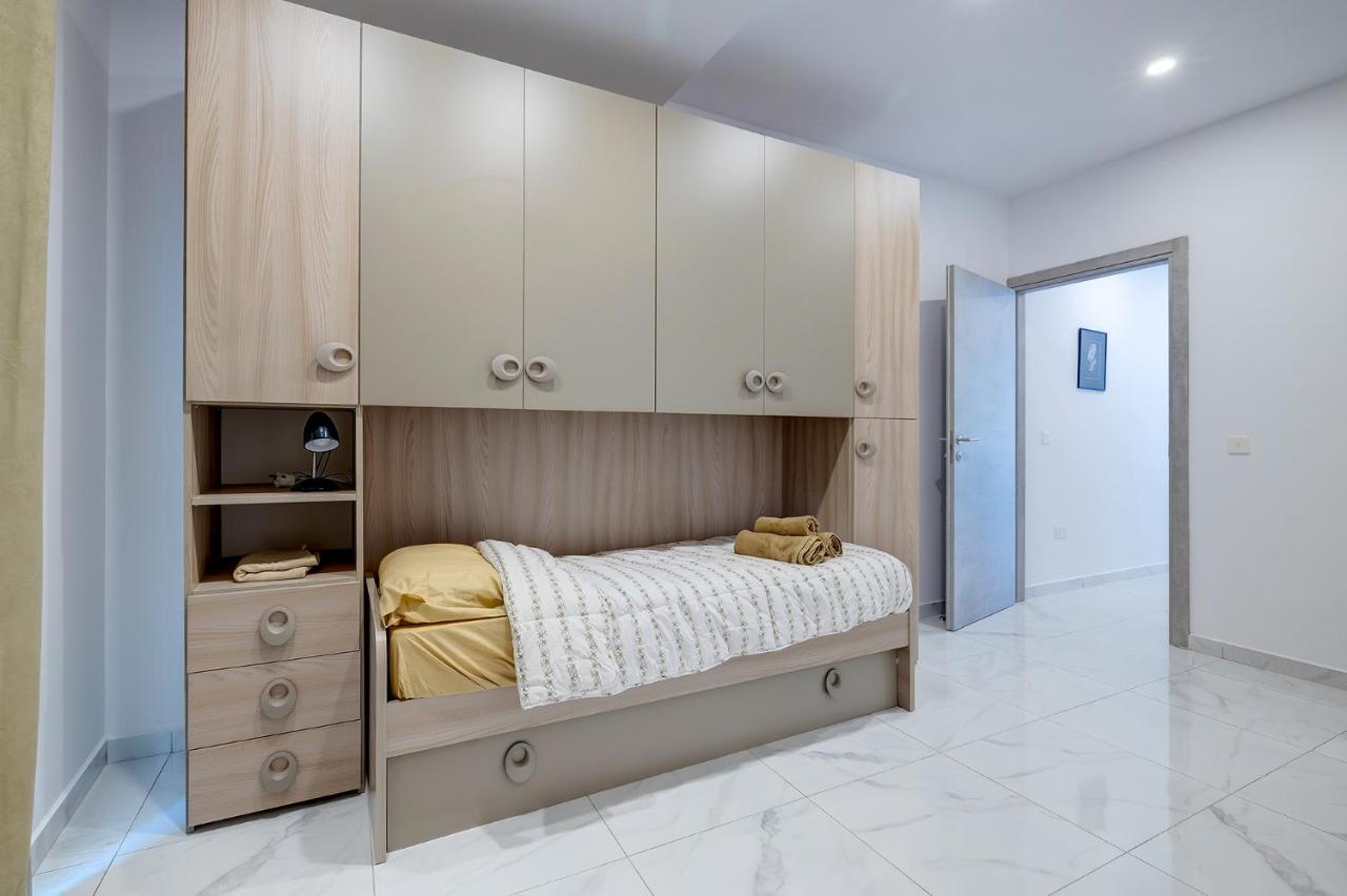 Modern Family Holiday Retreat In Gzira Sliema Luaran gambar