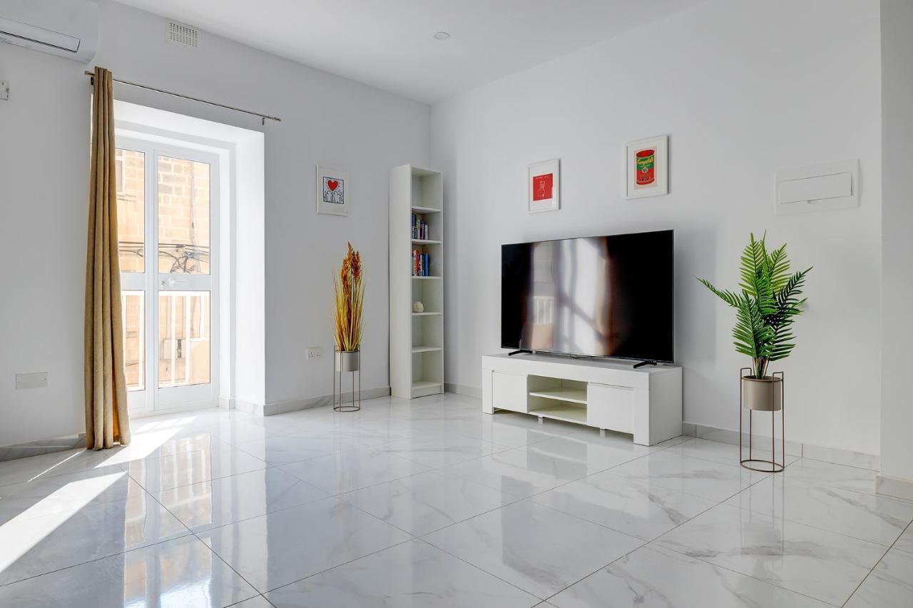 Modern Family Holiday Retreat In Gzira Sliema Luaran gambar
