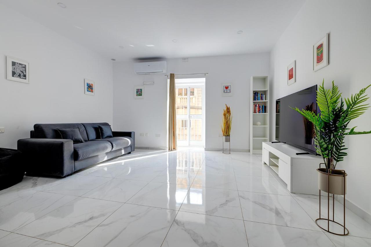 Modern Family Holiday Retreat In Gzira Sliema Luaran gambar