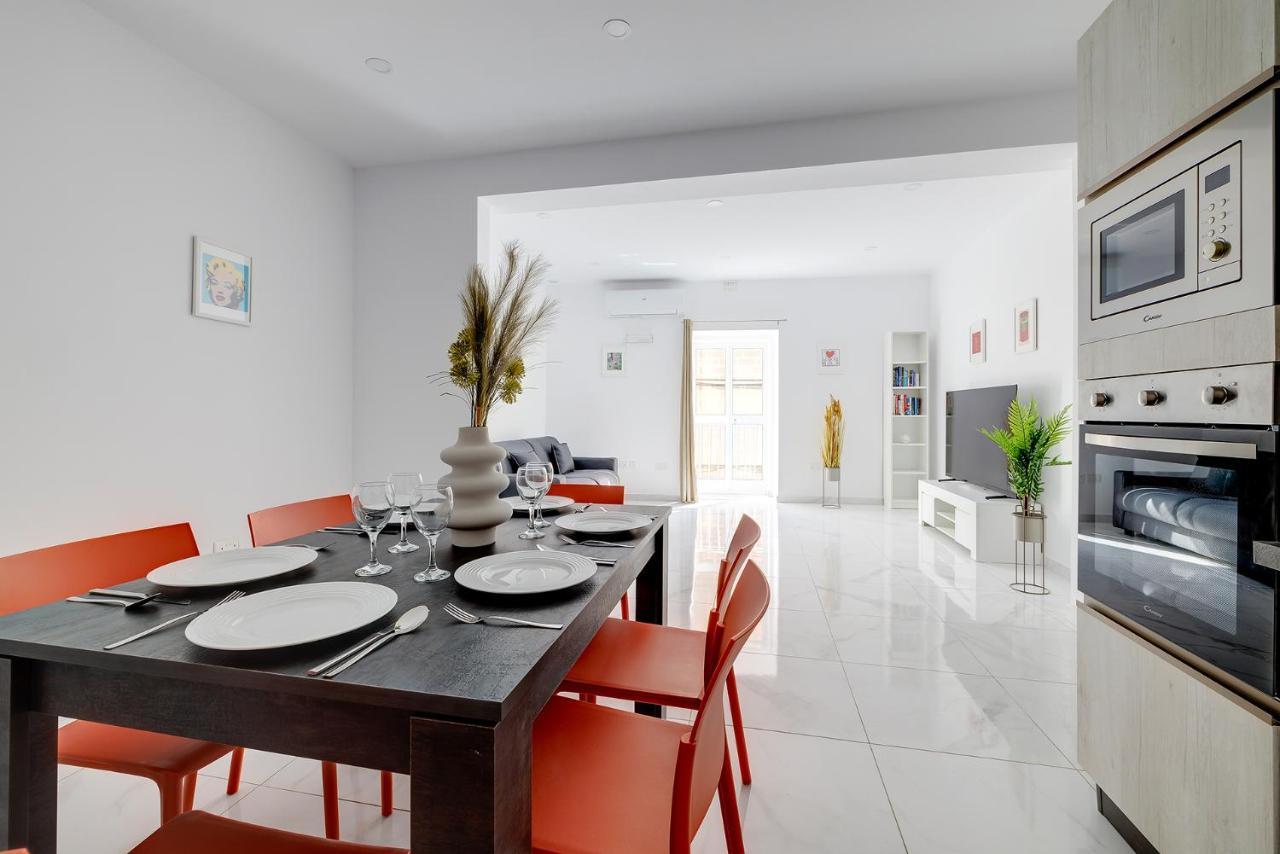 Modern Family Holiday Retreat In Gzira Sliema Luaran gambar