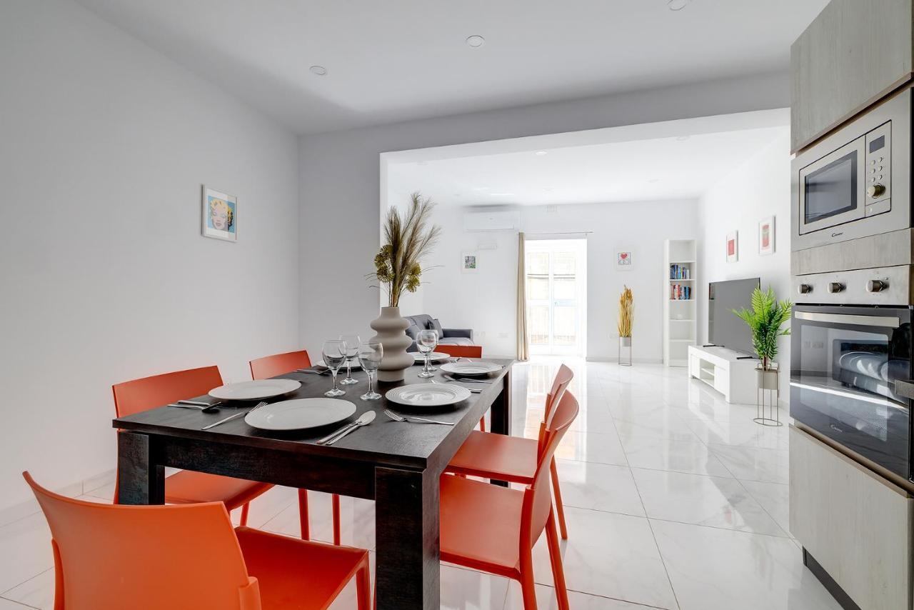 Modern Family Holiday Retreat In Gzira Sliema Luaran gambar