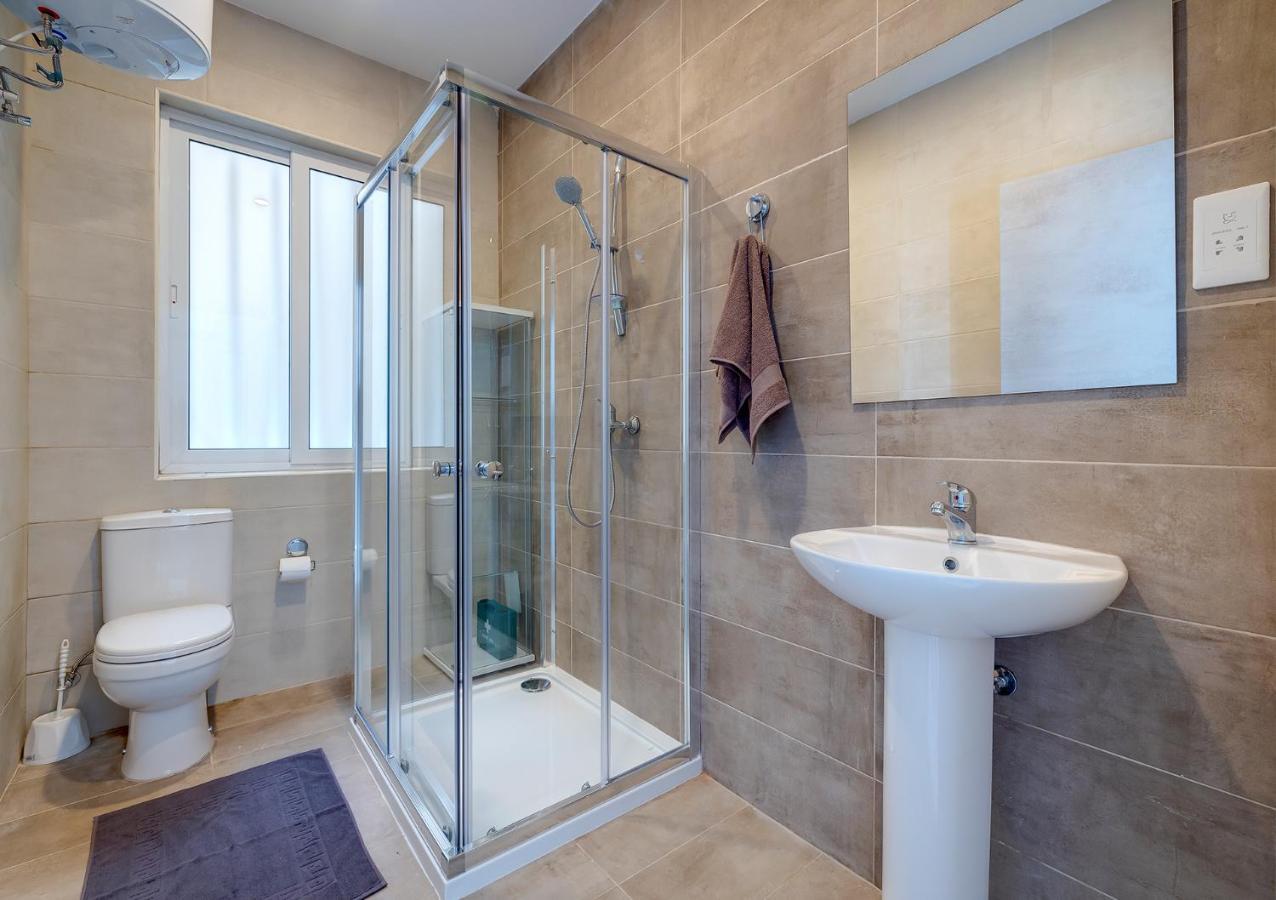 Modern Family Holiday Retreat In Gzira Sliema Luaran gambar