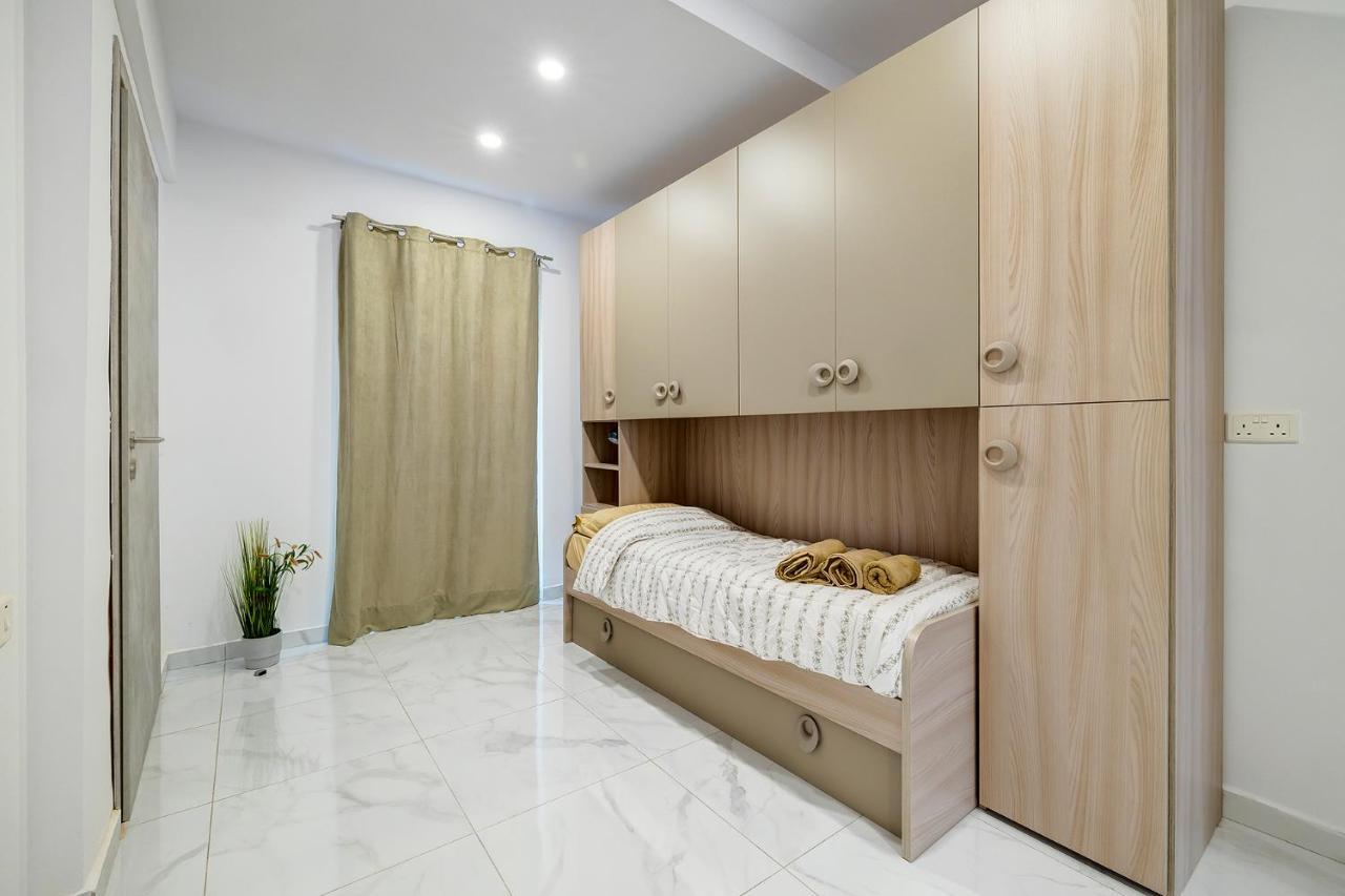 Modern Family Holiday Retreat In Gzira Sliema Luaran gambar