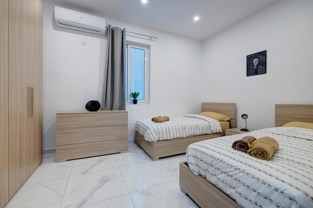 Modern Family Holiday Retreat In Gzira Sliema Luaran gambar